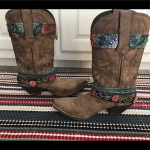 Crush by Durango women’s accessorized Boots
